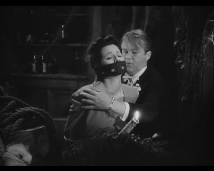 The Smiling Ghost (1941) Screenshot 2 