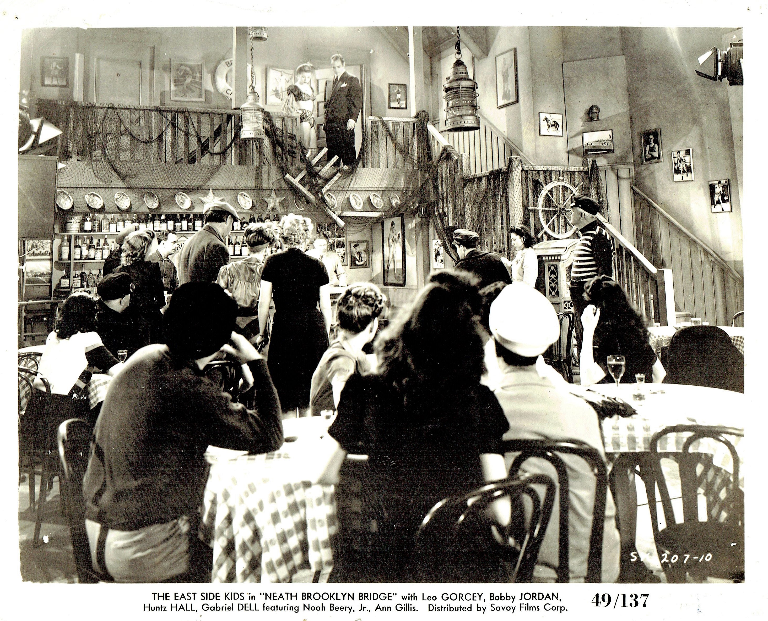 'Neath Brooklyn Bridge (1942) Screenshot 4 