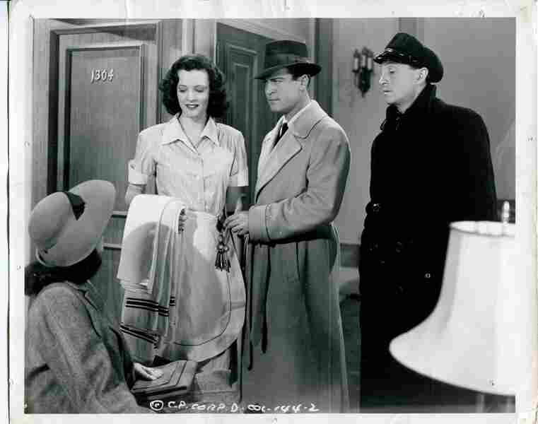 Alias Boston Blackie (1942) Screenshot 5