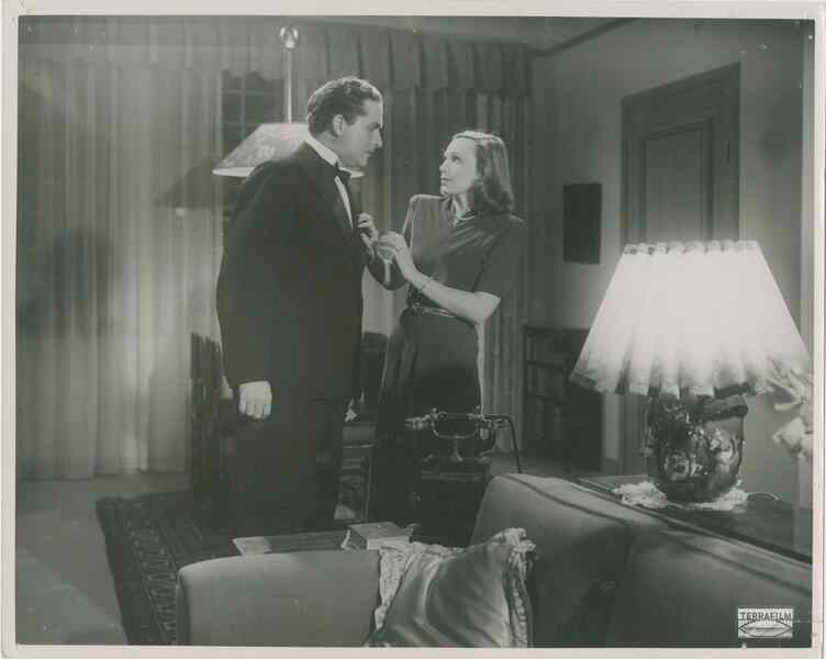 Lågor i dunklet (1942) Screenshot 2