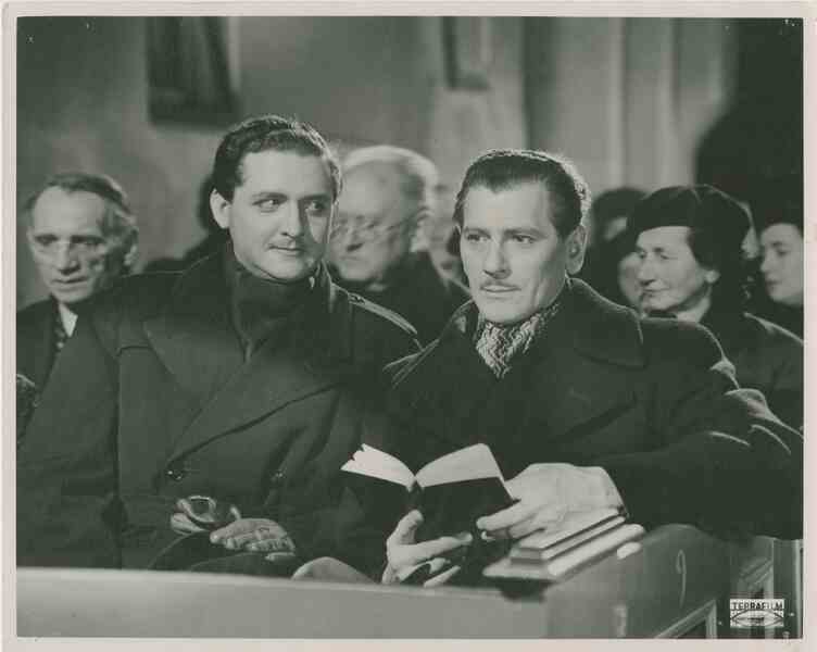 Lågor i dunklet (1942) Screenshot 3