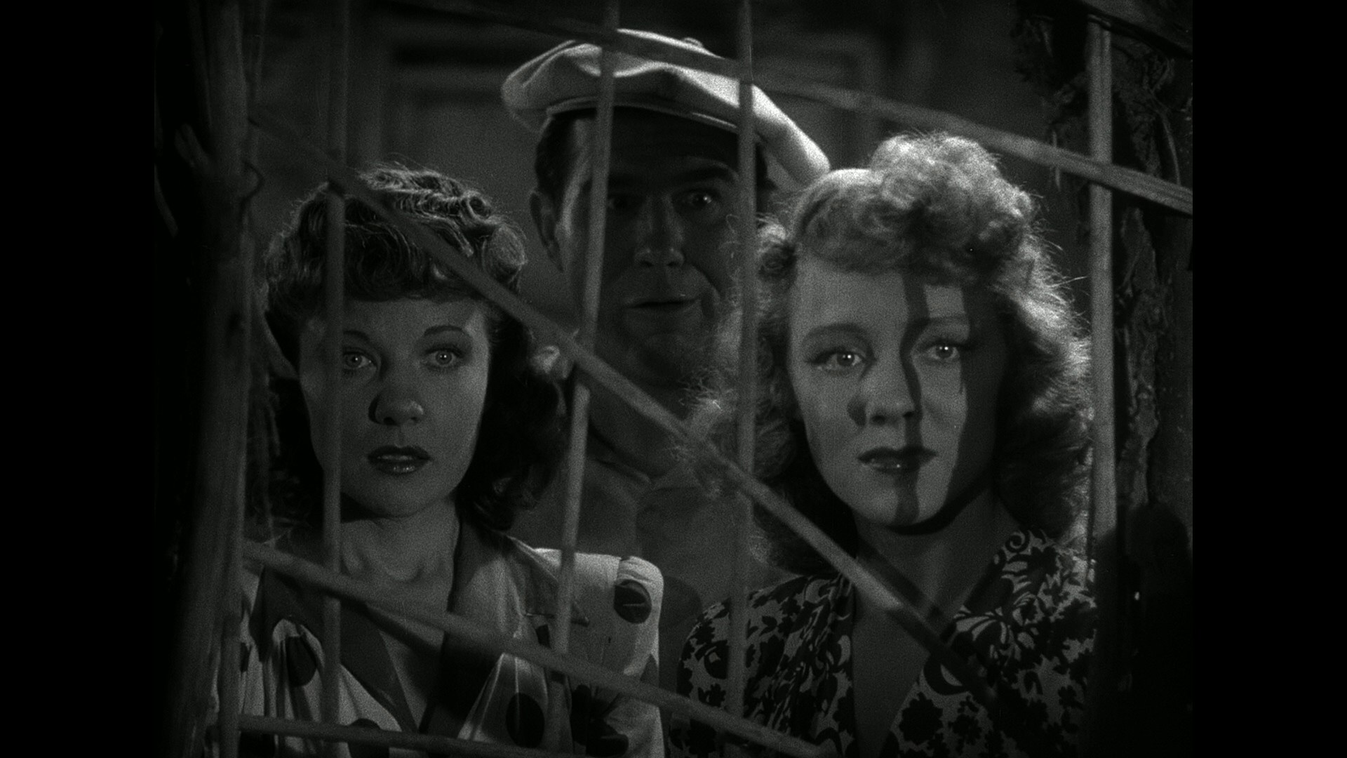 The Mad Doctor of Market Street (1942) Screenshot 4