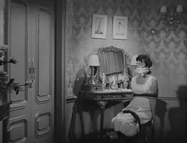 Once Upon a Honeymoon (1942) Screenshot 2