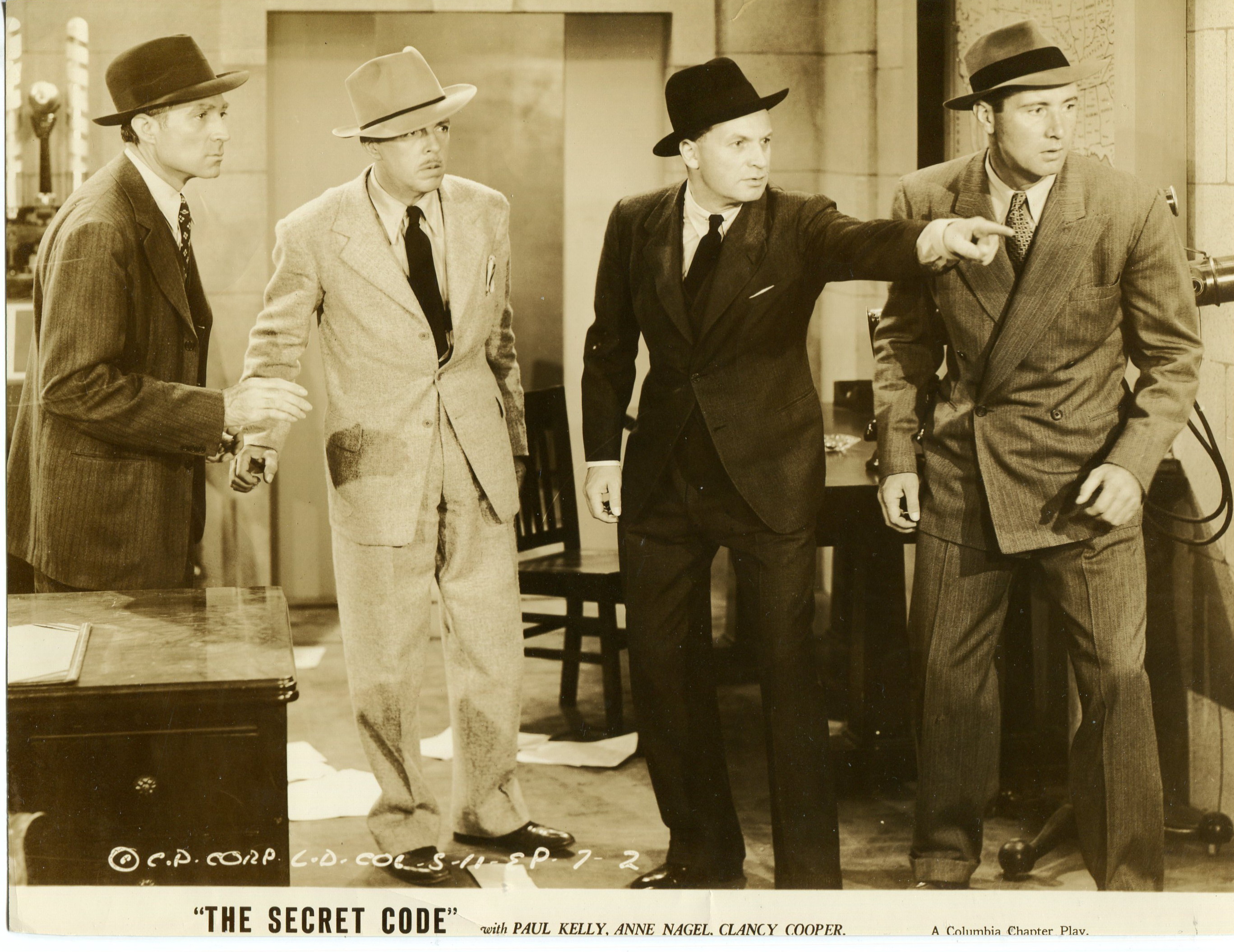 The Secret Code (1942) Screenshot 2 