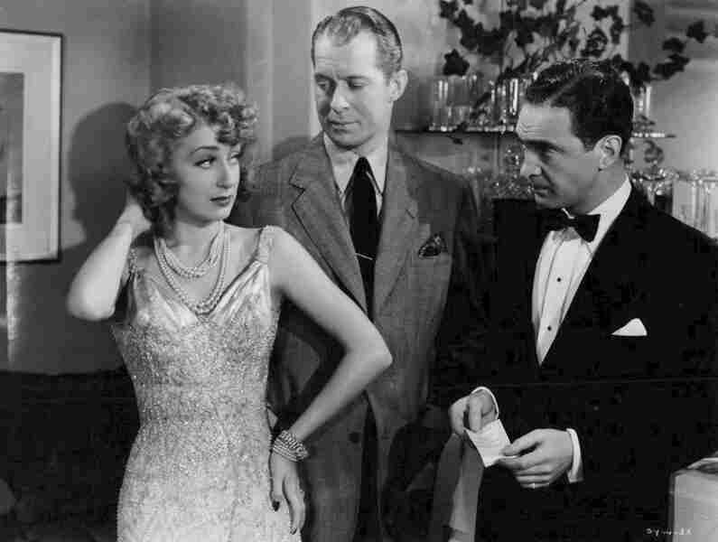 Sing Your Worries Away (1942) Screenshot 4