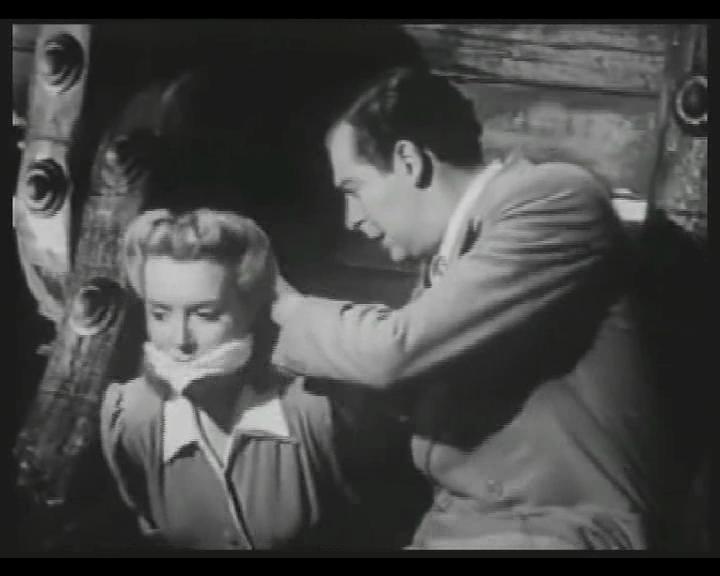 Whispering Ghosts (1942) Screenshot 1