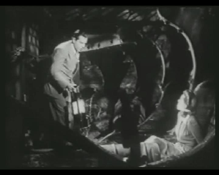 Whispering Ghosts (1942) Screenshot 2