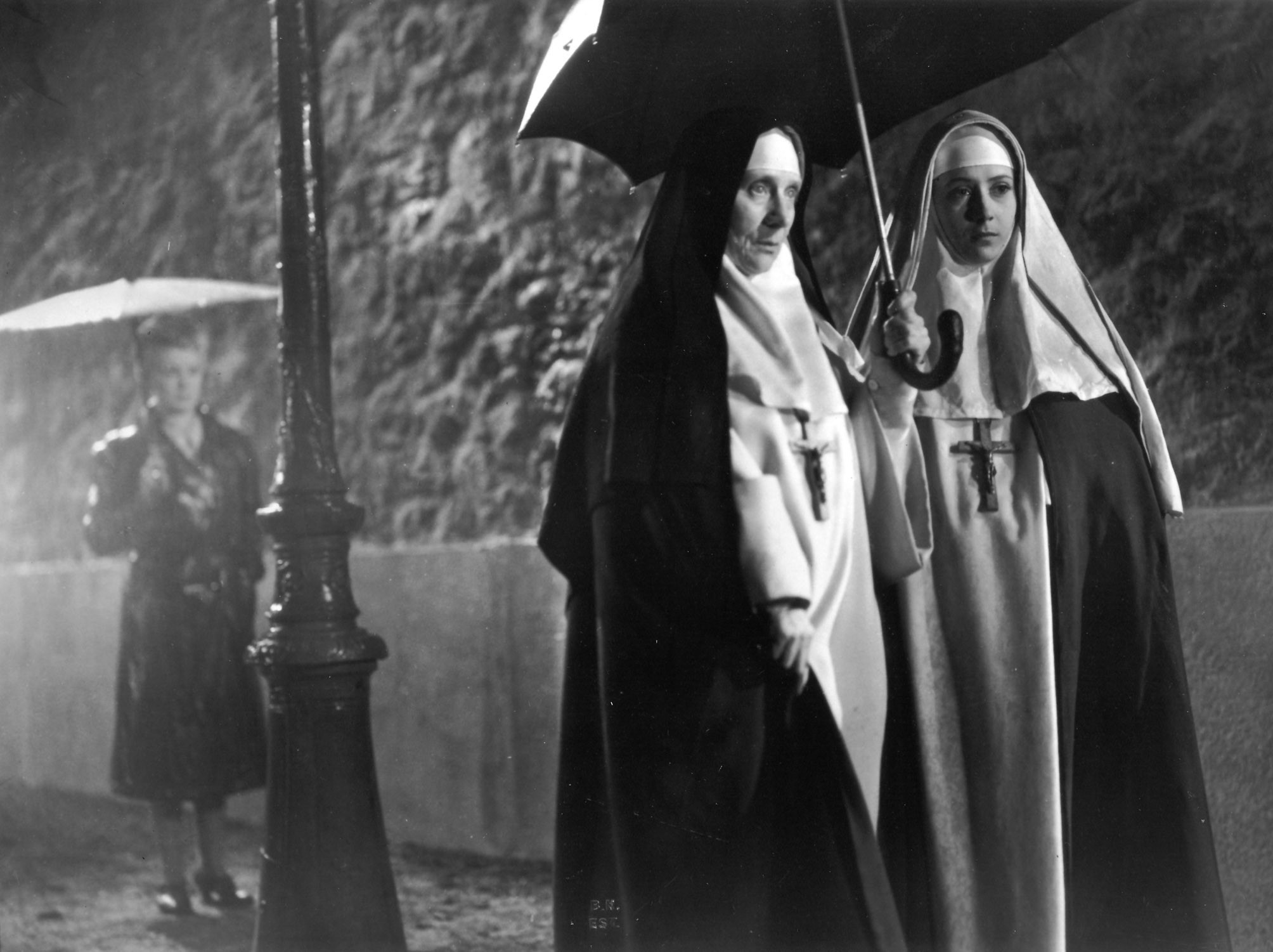 Angels of Sin (1943) Screenshot 2
