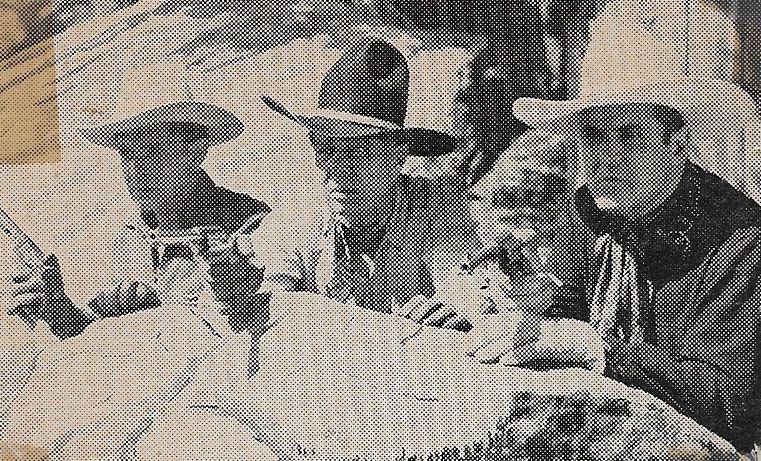 Death Valley Rangers (1943) Screenshot 1 