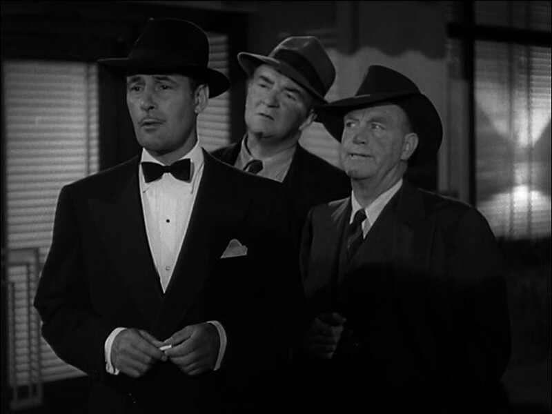 The Falcon and the Co-eds (1943) Screenshot 3