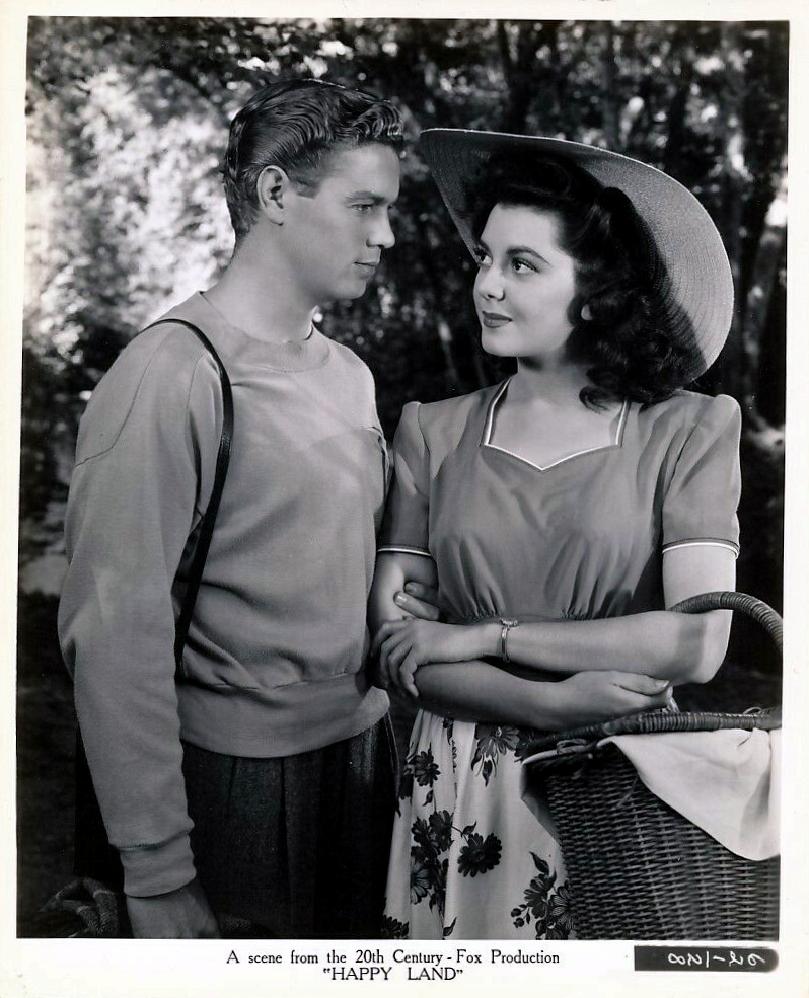 Happy Land (1943) Screenshot 5 