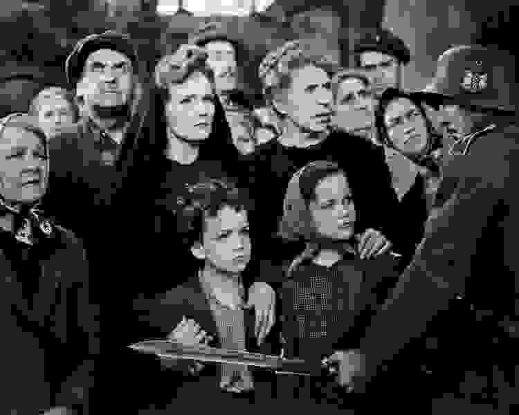 Hitler's Madman (1943) Screenshot 4