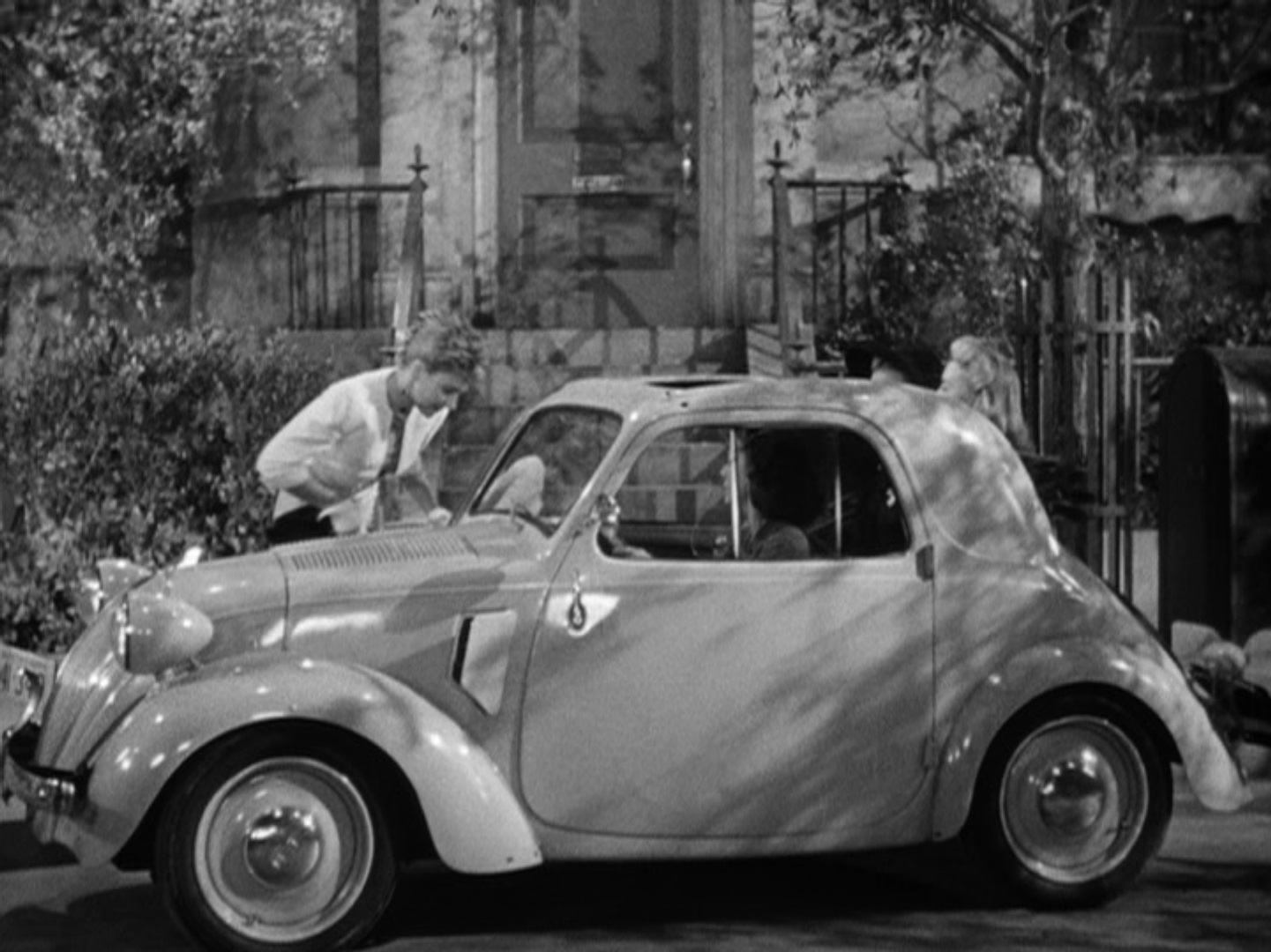 The More the Merrier (1943) Screenshot 3