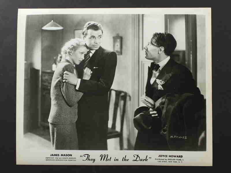 They Met in the Dark (1943) Screenshot 3