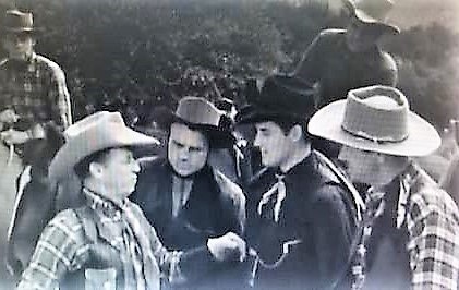 Ghost Guns (1944) Screenshot 1
