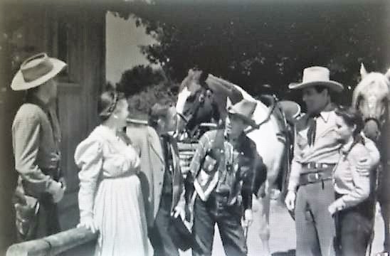 Ghost Guns (1944) Screenshot 3