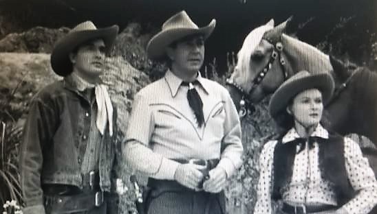 Ghost Guns (1944) Screenshot 4