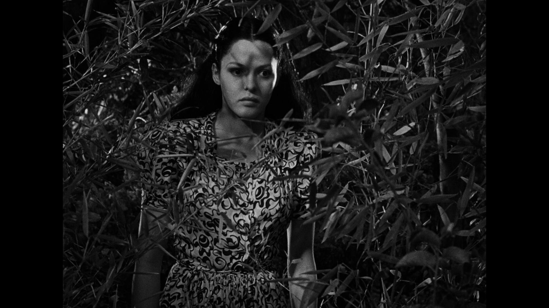 Jungle Woman (1944) Screenshot 2