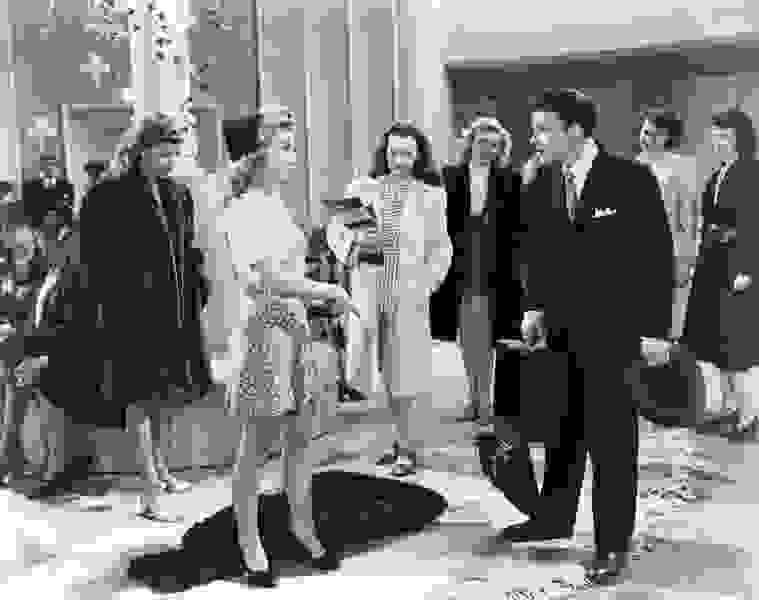 Step Lively (1944) Screenshot 4