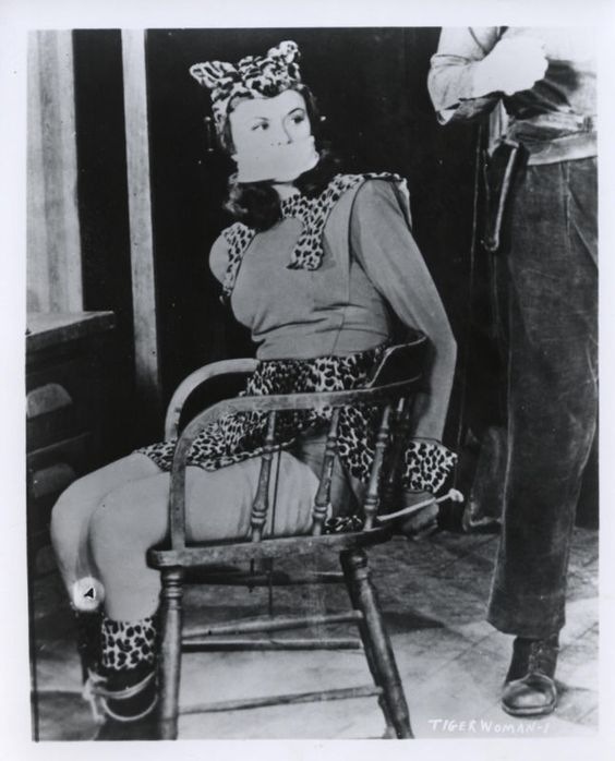 The Tiger Woman (1944) Screenshot 4