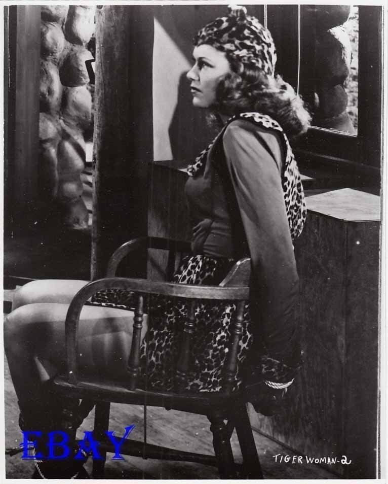 The Tiger Woman (1944) Screenshot 5