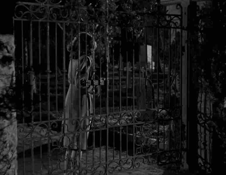 Weird Woman (1944) Screenshot 2