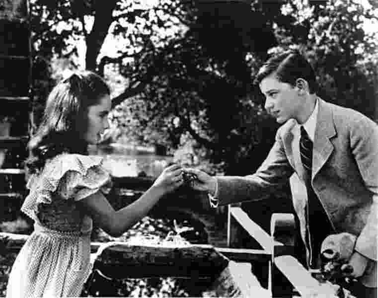 The White Cliffs of Dover (1944) Screenshot 1