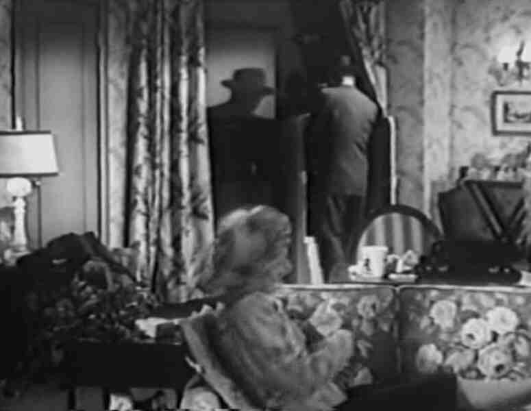 Midnight Manhunt (1945) Screenshot 4