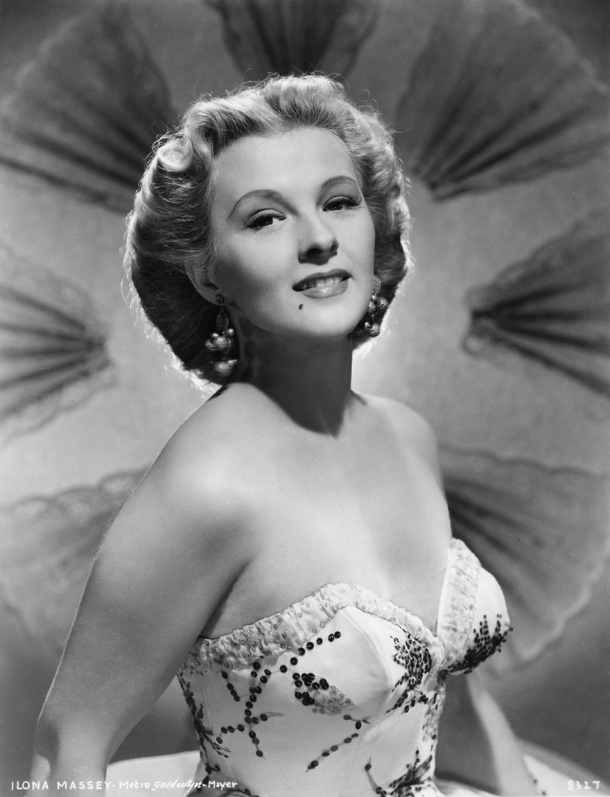 Holiday in Mexico (1946) Screenshot 4 