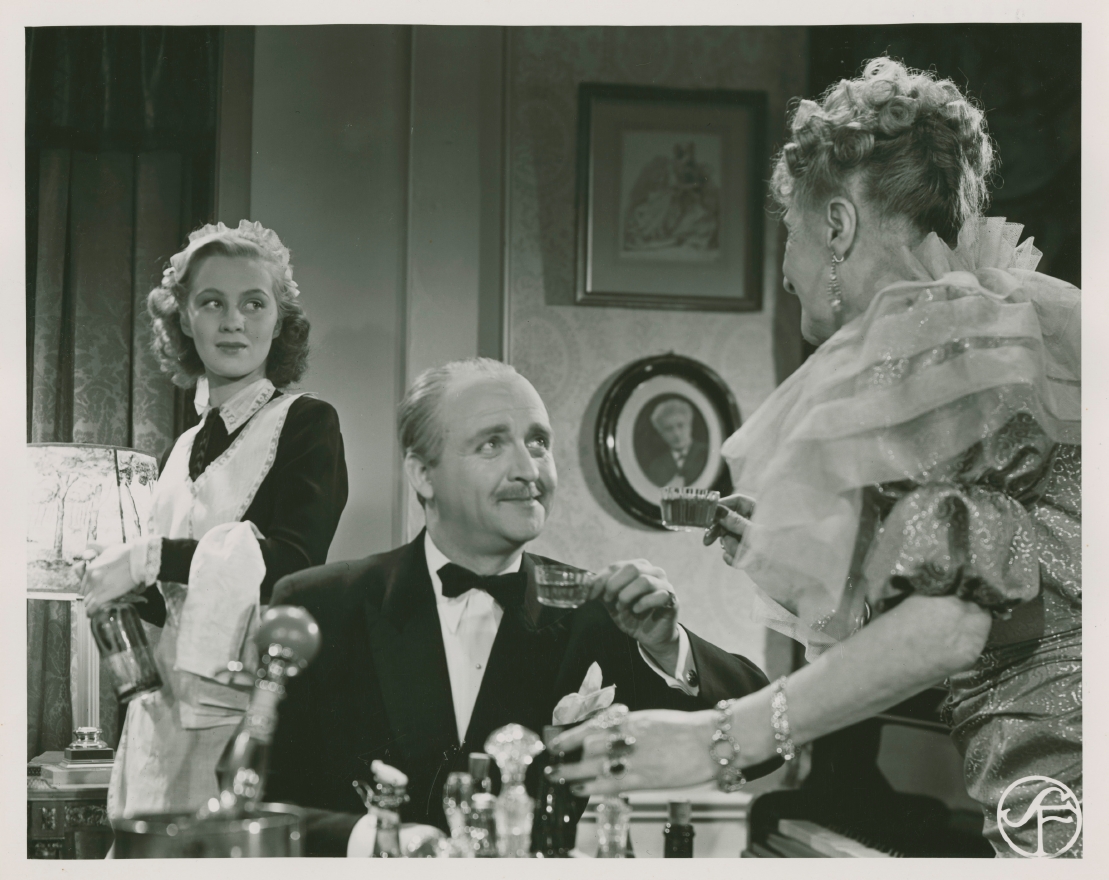 Iris and the Lieutenant (1946) Screenshot 4