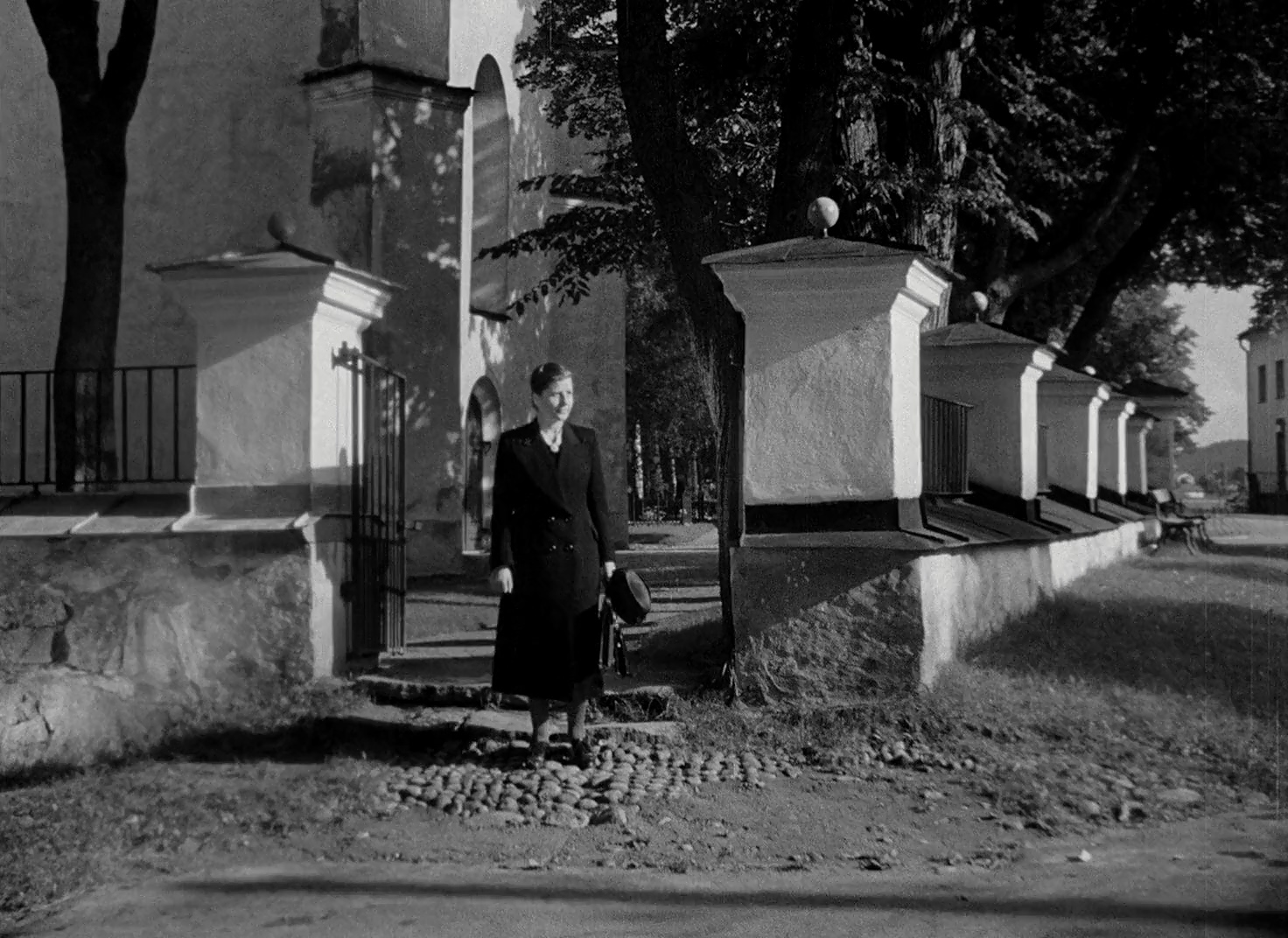 Crisis (1946) Screenshot 2
