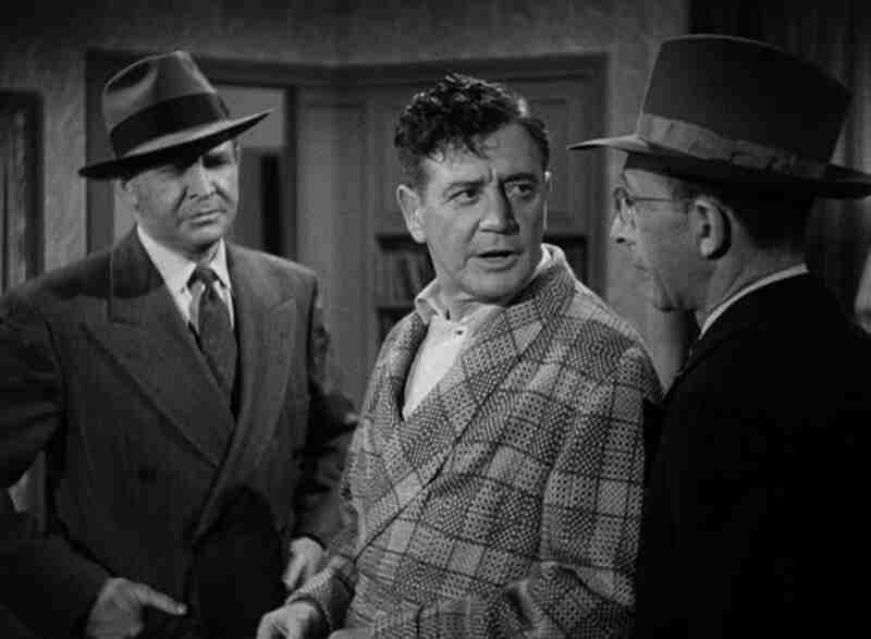 Mysterious Intruder (1946) Screenshot 5