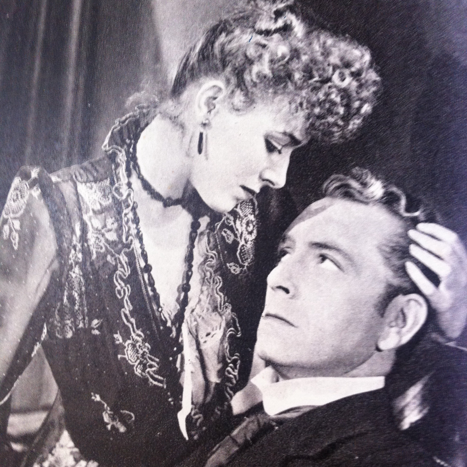 Of Human Bondage (1946) Screenshot 1