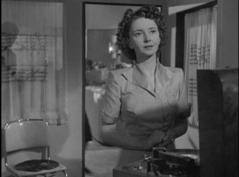 Wanted for Murder (1946) Screenshot 4