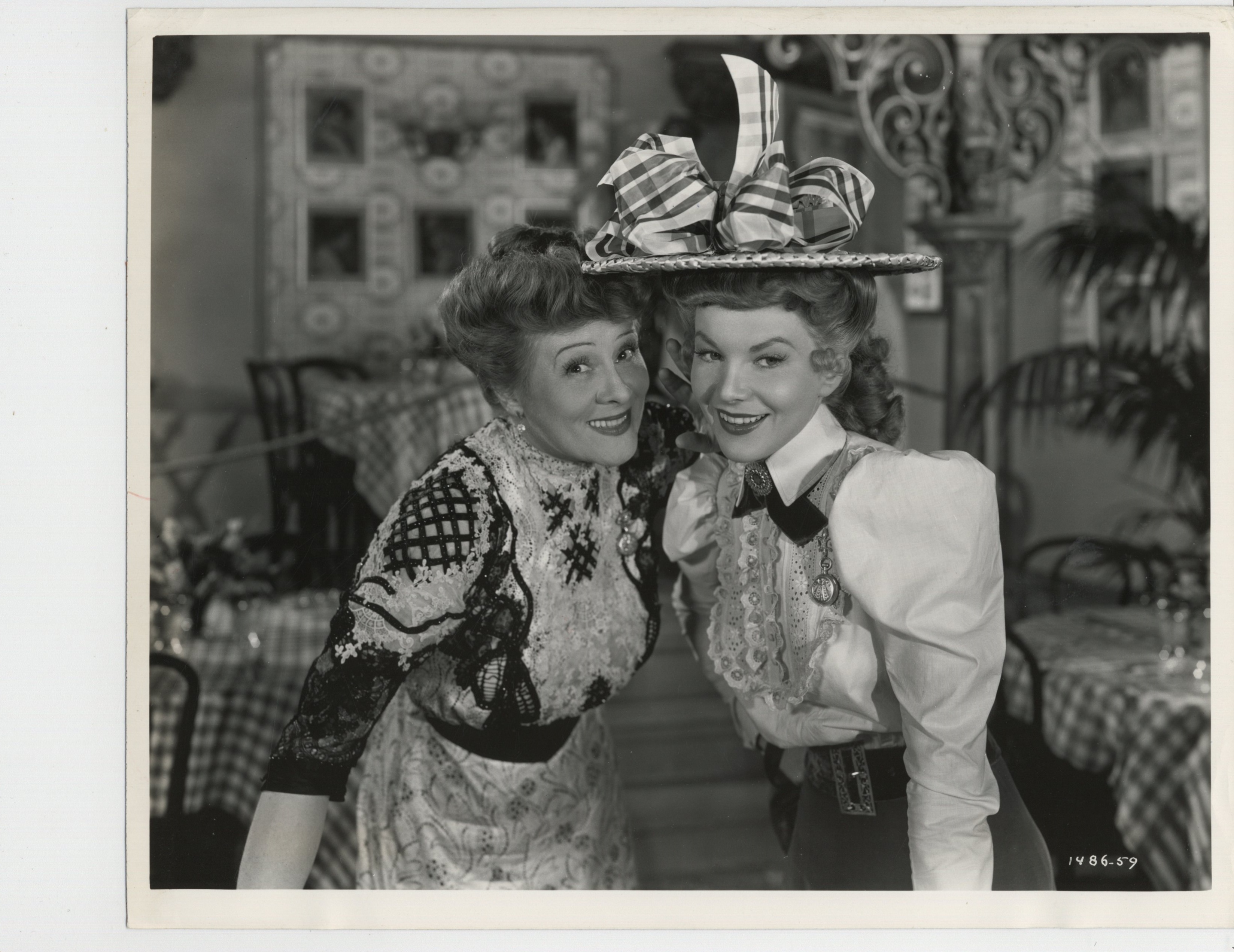 Calendar Girl (1947) Screenshot 3