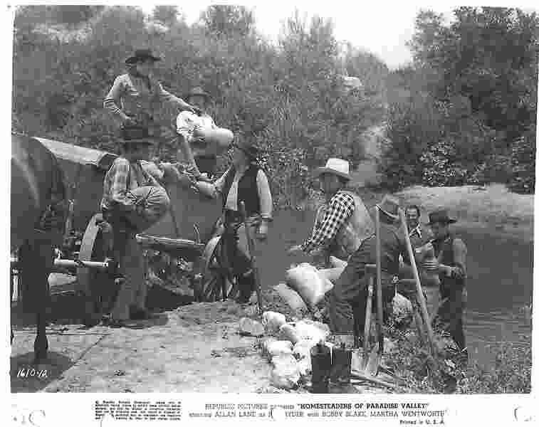 Homesteaders of Paradise Valley (1947) Screenshot 4