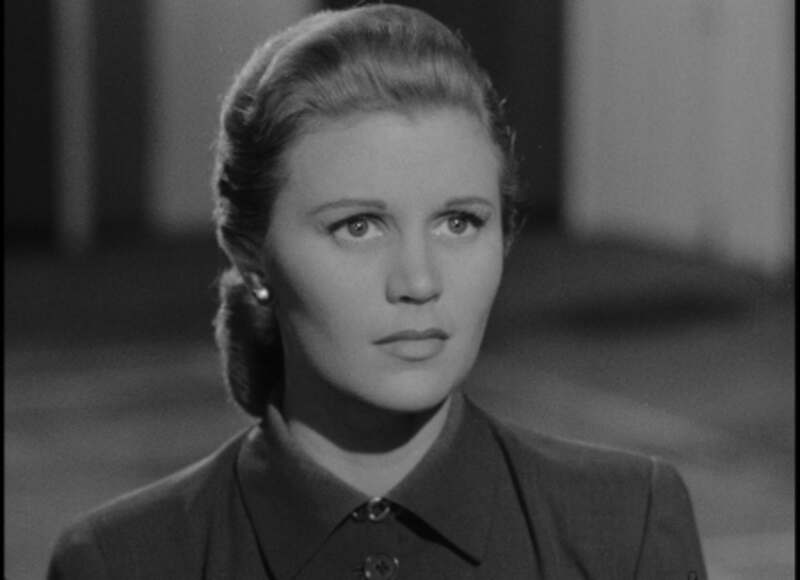 Larceny (1948) Screenshot 2