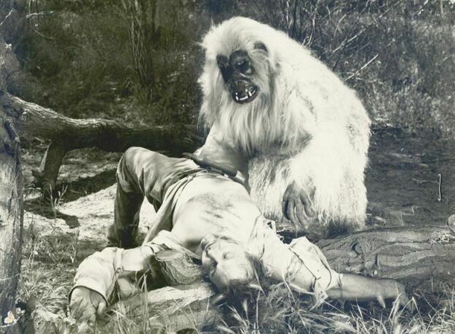 The White Gorilla (1945) Screenshot 2