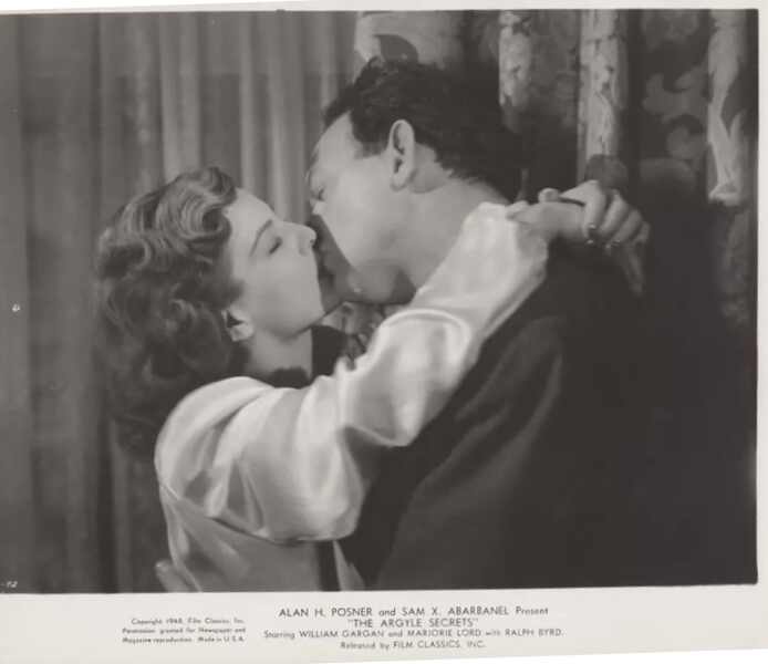 The Argyle Secrets (1948) Screenshot 4