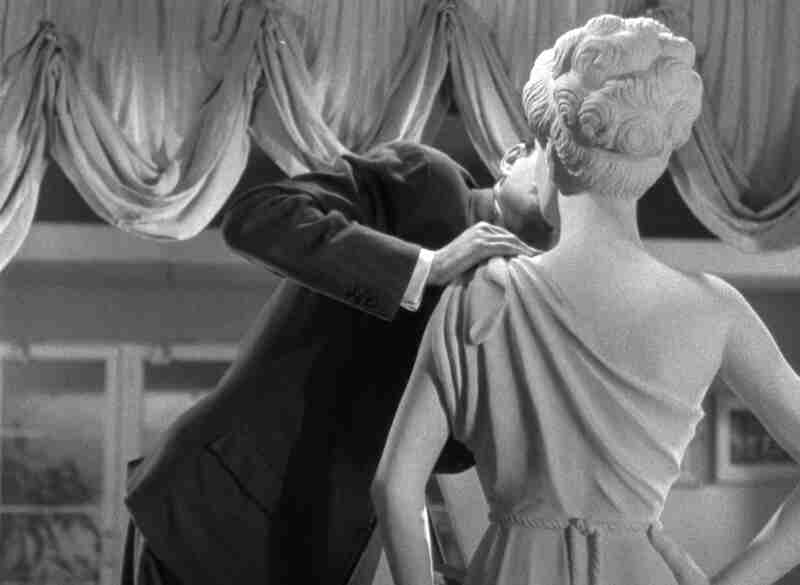 One Touch of Venus (1948) Screenshot 3