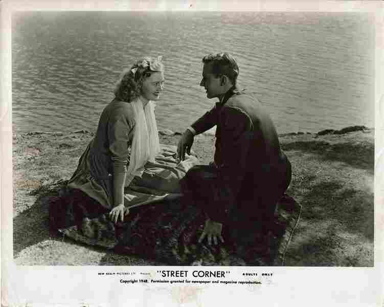 Street Corner (1948) Screenshot 1