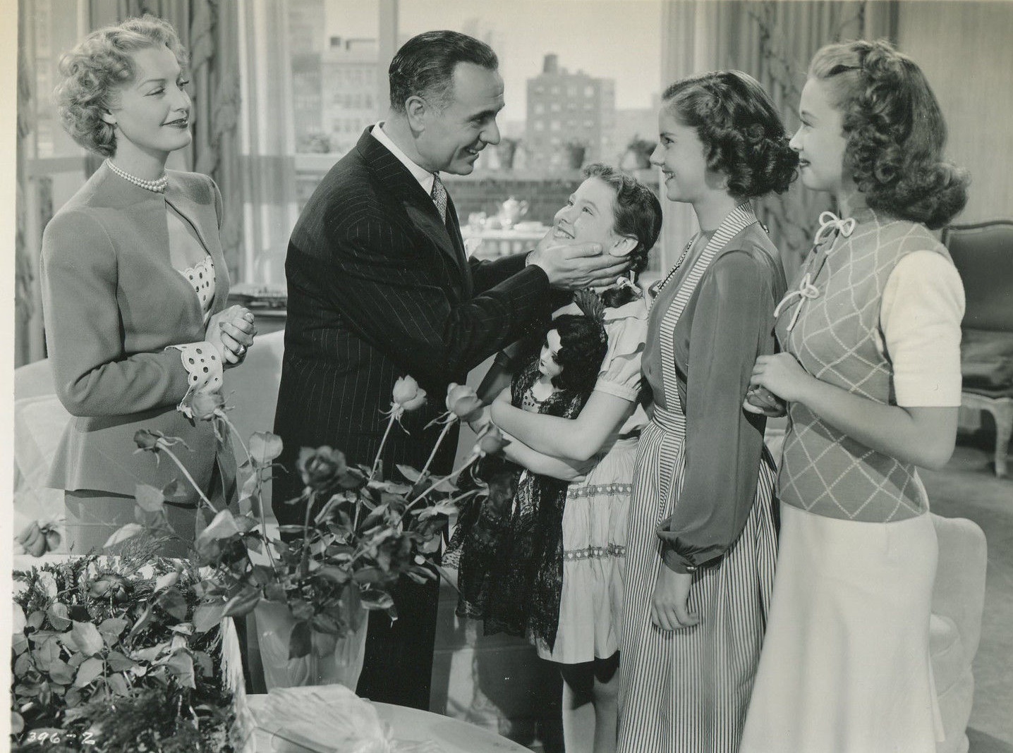 Three Daring Daughters (1948) Screenshot 2 