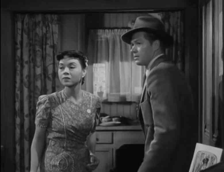 The Clay Pigeon (1949) Screenshot 5