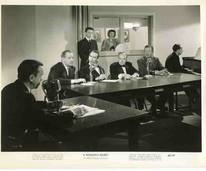 A Woman's Secret (1949) Screenshot 4