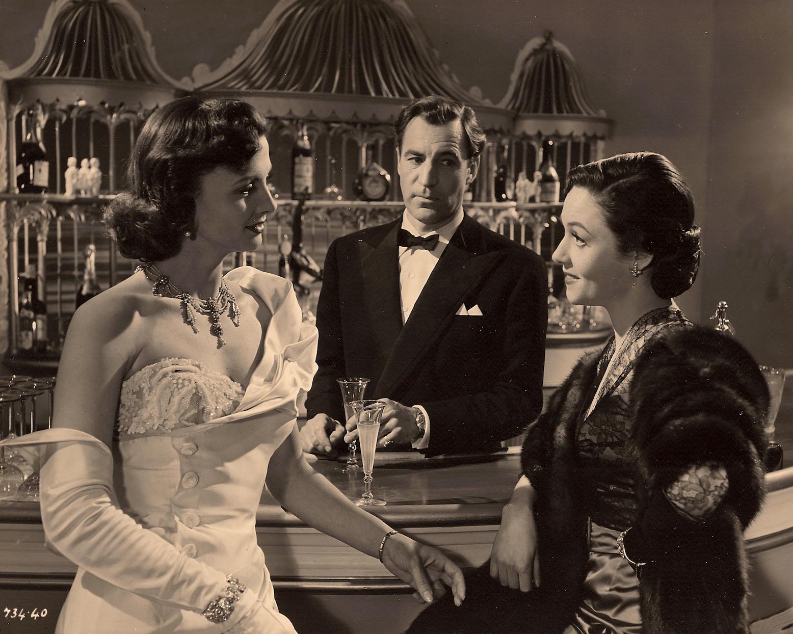 Cage of Gold (1950) Screenshot 2