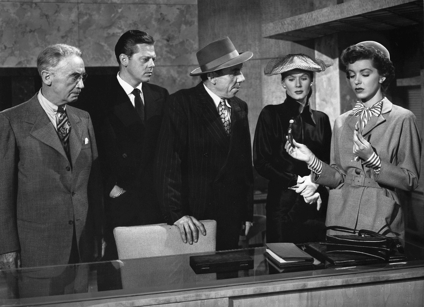 Mary Ryan, Detective (1949) Screenshot 1 