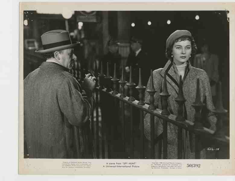 Spy Hunt (1950) Screenshot 3