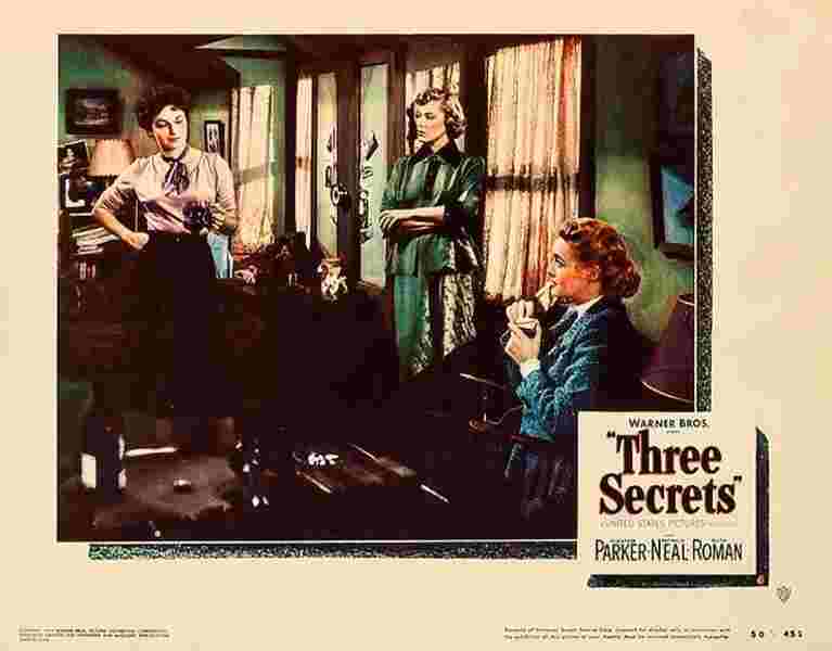 Three Secrets (1950) Screenshot 3