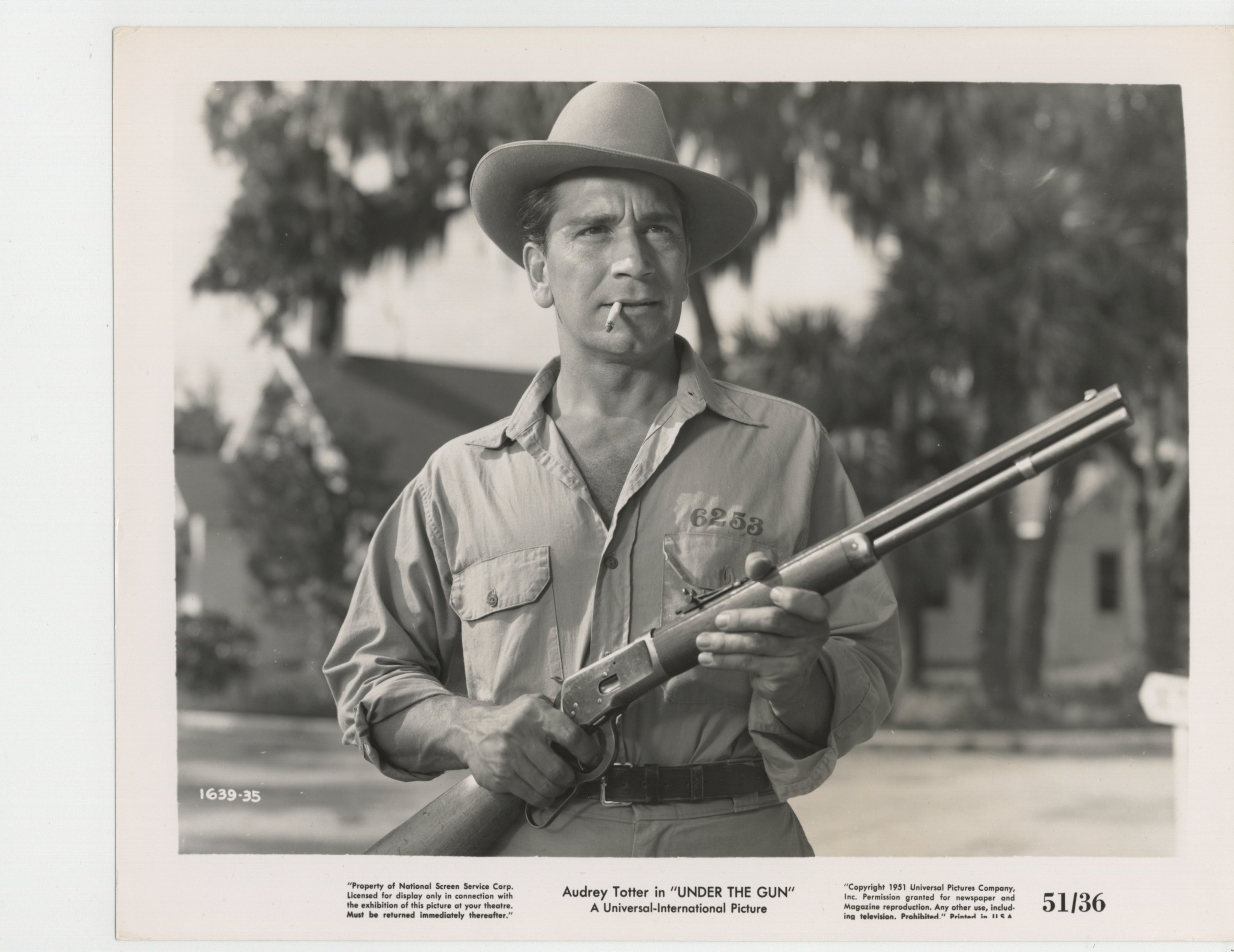 Under the Gun (1951) Screenshot 2