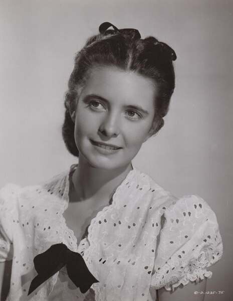 Her First Romance (1951) Screenshot 1